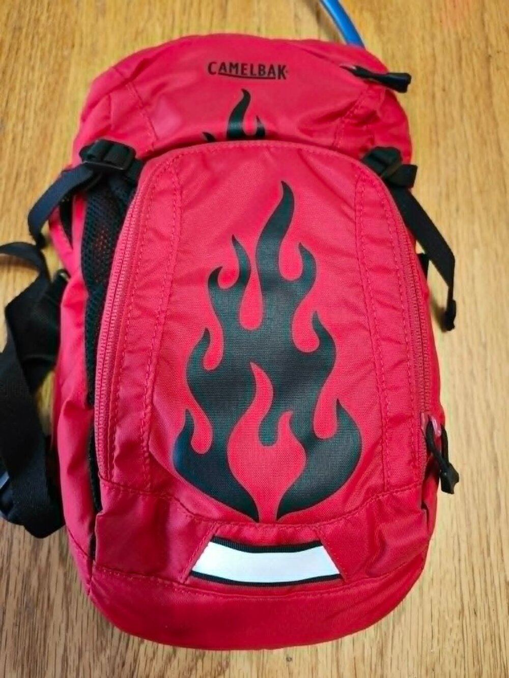 CamelBak Mini M.U.L.E. Kids Hydration Backpack 50 oz (1.5 L) - Red Flames NWOT